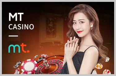 Bàn Baccarat sang trọng với chip và bài